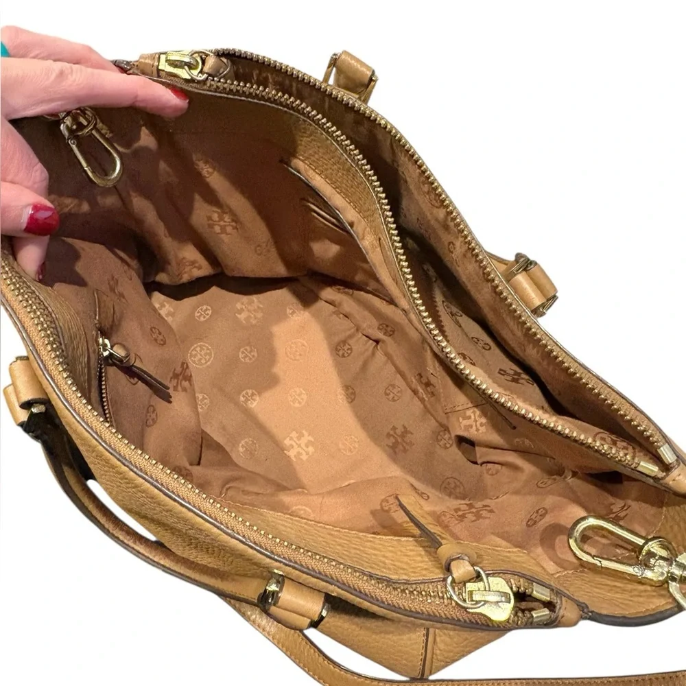 TORY BURCH Robinson Pebbled Leather Tote Bag Satchel Tan